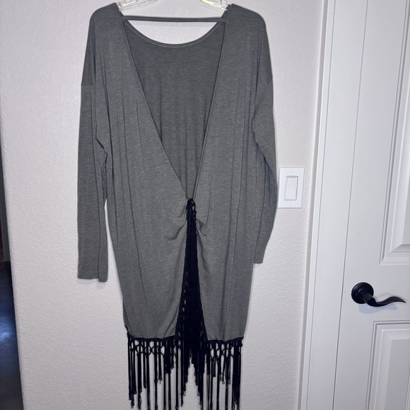 Anthropologie POL Women's Open Back Gray Tunic With Long Fringe, Oversized Small - Picture 5 of 8